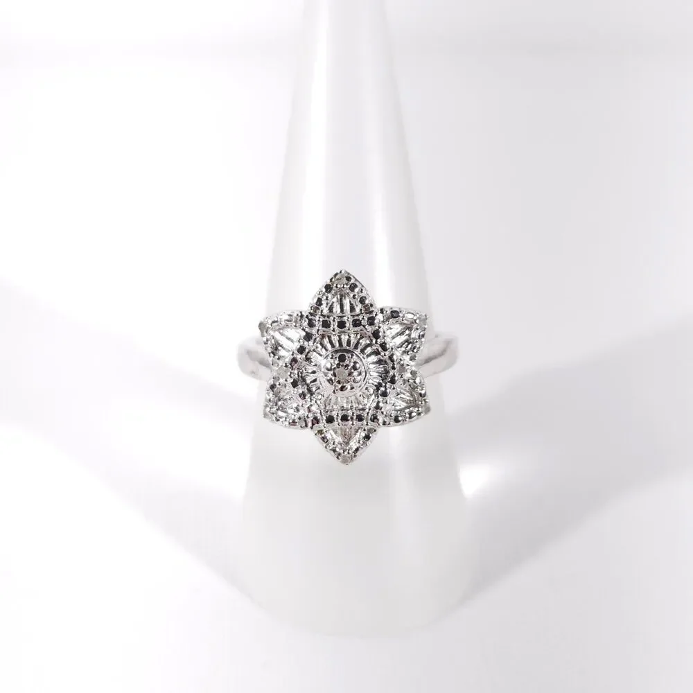 Sterling Silver Star Ring with Diamond Accents Size 6-3/4